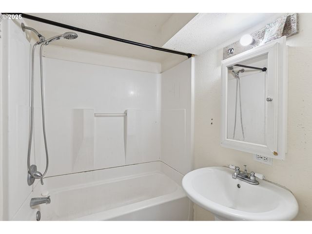 502 Nw 77TH St, Vancouver, WA 98665