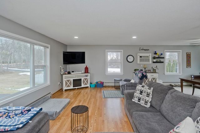 206 Franklin Street, Belchertown, MA 01007