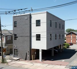 133 Fort Lee Road 300, Leonia, NJ 07605