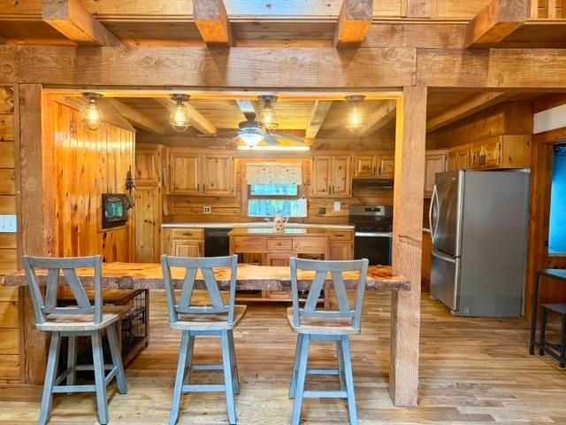 83 main Street, Sandown, NH 03873