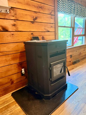 83 main Street, Sandown, NH 03873
