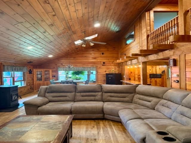 83 main Street, Sandown, NH 03873
