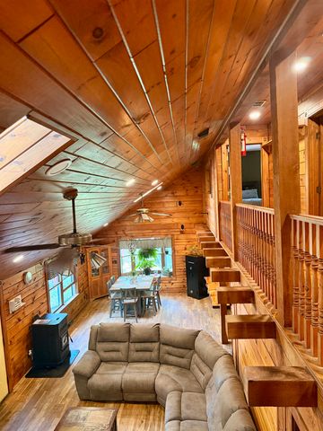 83 main Street, Sandown, NH 03873