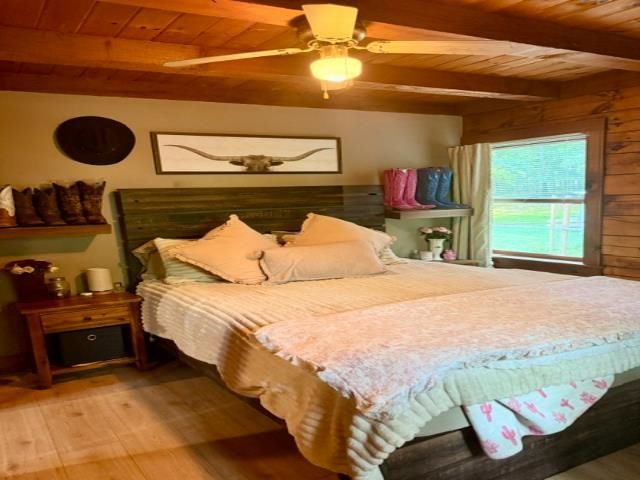 83 main Street, Sandown, NH 03873