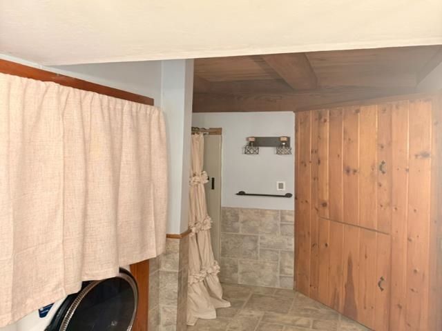 83 main Street, Sandown, NH 03873