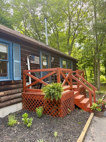 83 main Street, Sandown, NH 03873