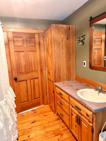 83 main Street, Sandown, NH 03873
