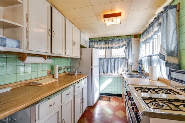 1801 49th Street NW, Canton, OH 44709