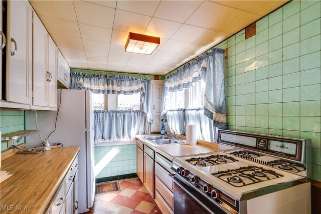 1801 49th Street NW, Canton, OH 44709