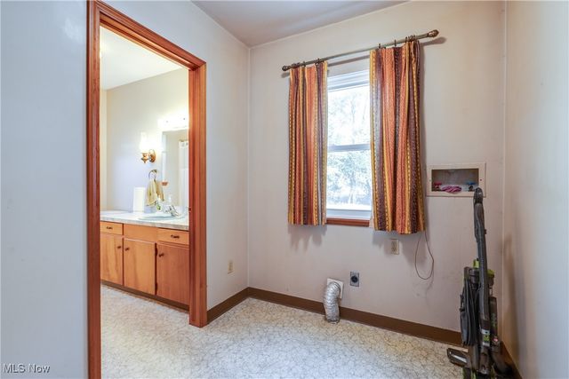 1801 49th Street NW, Canton, OH 44709