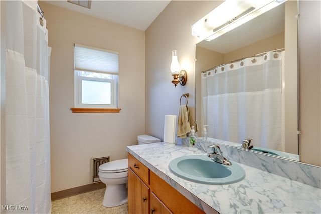 1801 49th Street NW, Canton, OH 44709