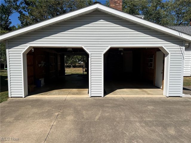 1801 49th Street NW, Canton, OH 44709