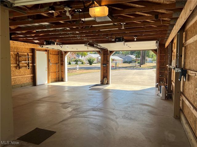 1801 49th Street NW, Canton, OH 44709