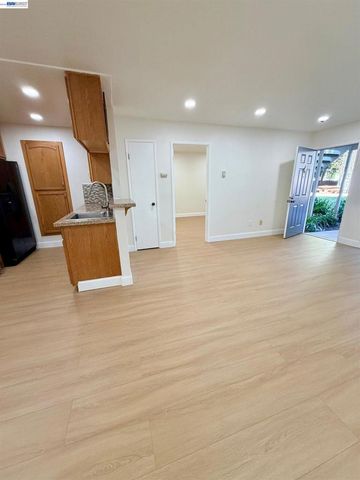 38508 Mary Ter 4, Fremont, CA 94538