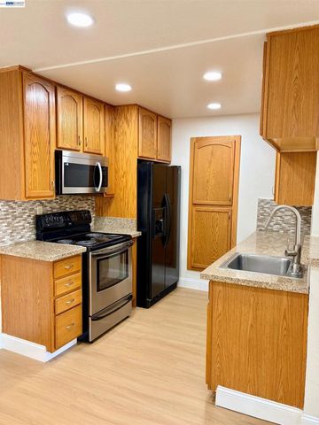 38508 Mary Ter 4, Fremont, CA 94538