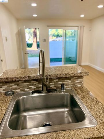 38508 Mary Ter 4, Fremont, CA 94538