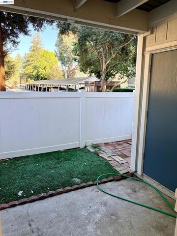 38508 Mary Ter 4, Fremont, CA 94538