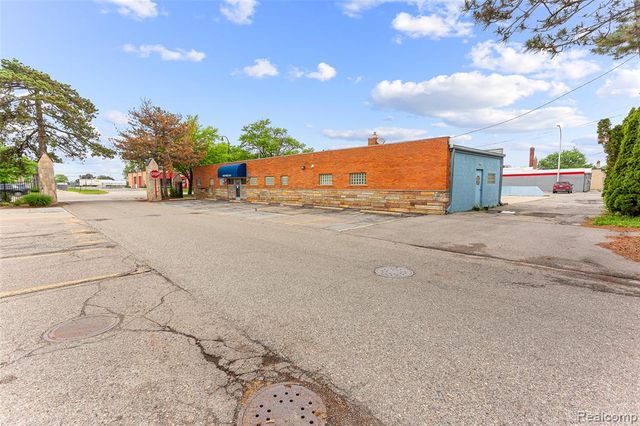 31611 Plymouth Road, Livonia, MI 48150