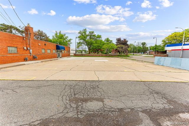 31611 Plymouth Road, Livonia, MI 48150