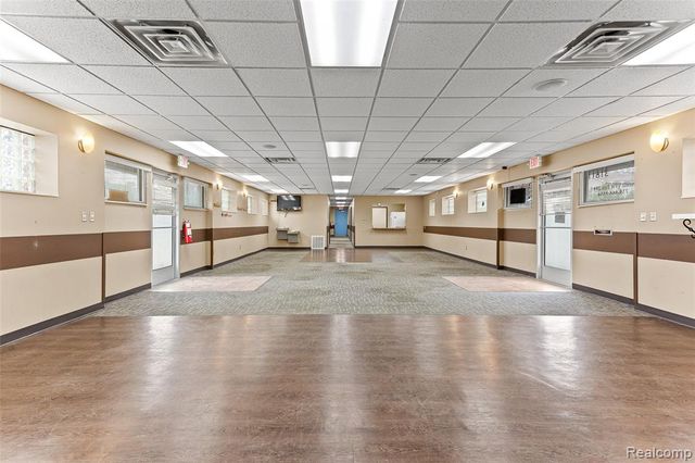31611 Plymouth Road, Livonia, MI 48150