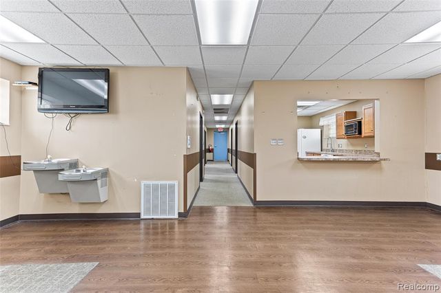 31611 Plymouth Road, Livonia, MI 48150