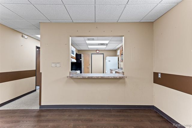 31611 Plymouth Road, Livonia, MI 48150