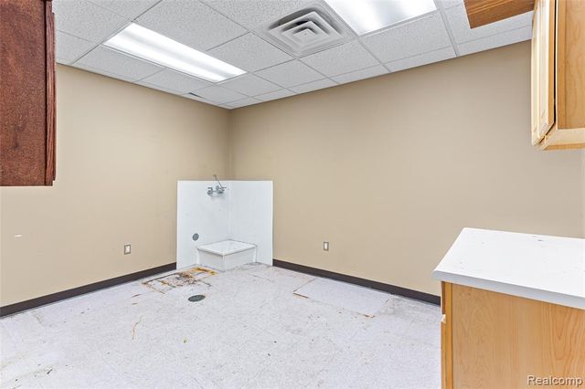 31611 Plymouth Road, Livonia, MI 48150