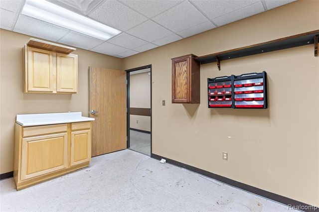 31611 Plymouth Road, Livonia, MI 48150