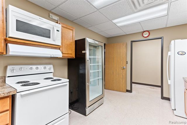 31611 Plymouth Road, Livonia, MI 48150