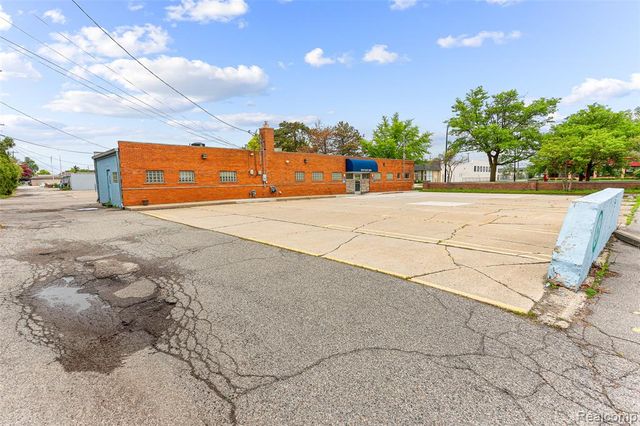 31611 Plymouth Road, Livonia, MI 48150