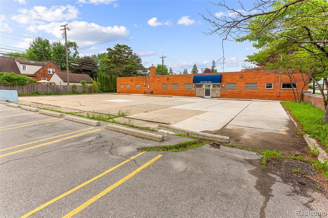 31611 Plymouth Road, Livonia, MI 48150