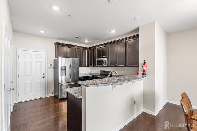 1514 Hudson Circle, Highland Park, NJ 08904