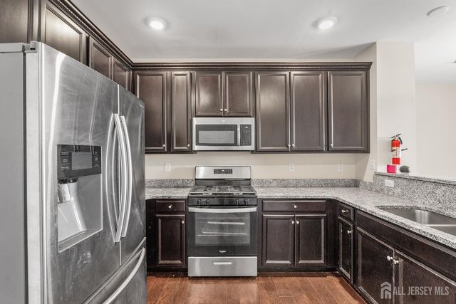 1514 Hudson Circle, Highland Park, NJ 08904