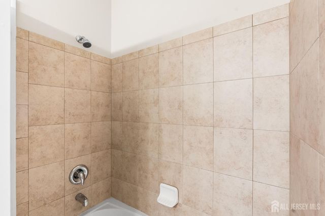 1514 Hudson Circle, Highland Park, NJ 08904