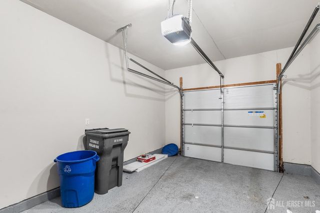 1514 Hudson Circle, Highland Park, NJ 08904