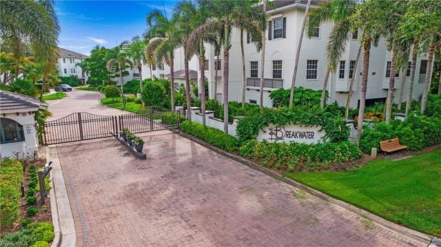 780 Bentwater CIR 102, Naples, FL 34108