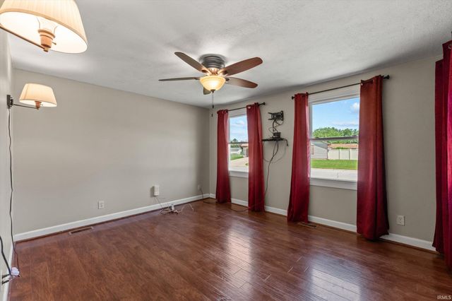14666 Mill Valley Lane, Granger, IN 46530