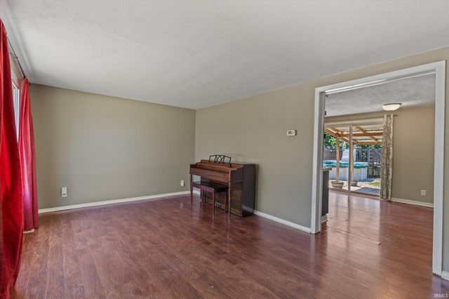 14666 Mill Valley Lane, Granger, IN 46530