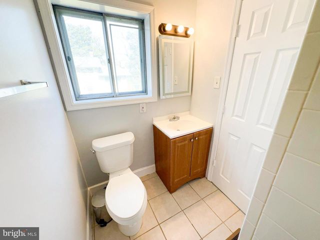 5504 WESTMINSTER CT, Temple Hills, MD 20748