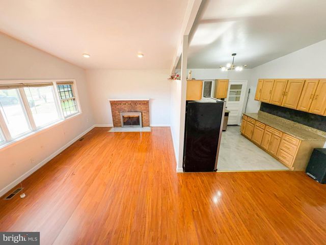 5504 WESTMINSTER CT, Temple Hills, MD 20748