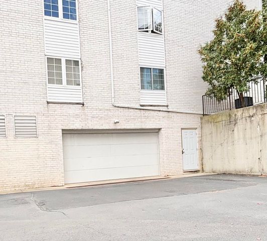 402 Sturdy Road 2c, Valparaiso, IN 46383