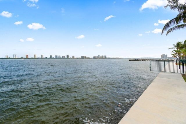 1140 Lake Shore Drive 202, Lake Park, FL 33403