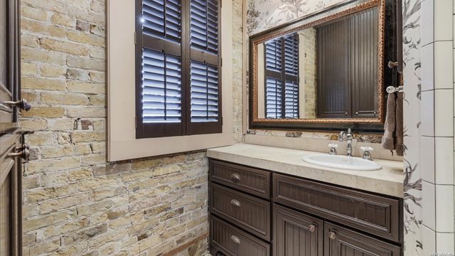 418 S Santa Clara, New Braunfels, TX 78130