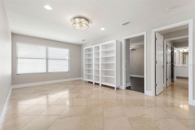 37 N WATERVIEW DRIVE, Palm Coast, FL 32137