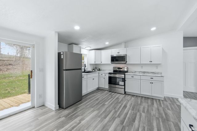 401 S 5th Street, Albion, IN 46701