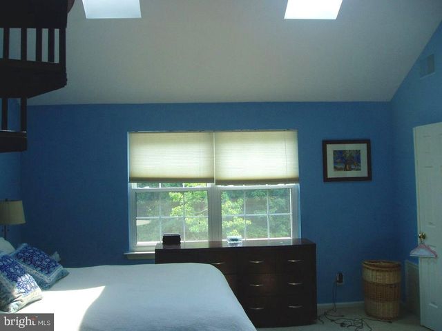 138 LAMPLIGHTER CT, Marlton, NJ 08053