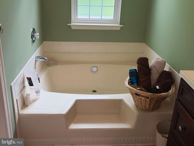 138 LAMPLIGHTER CT, Marlton, NJ 08053