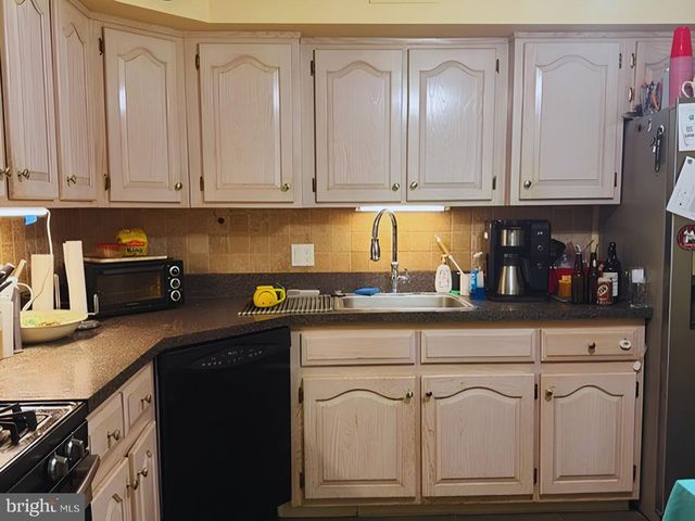 138 LAMPLIGHTER CT, Marlton, NJ 08053
