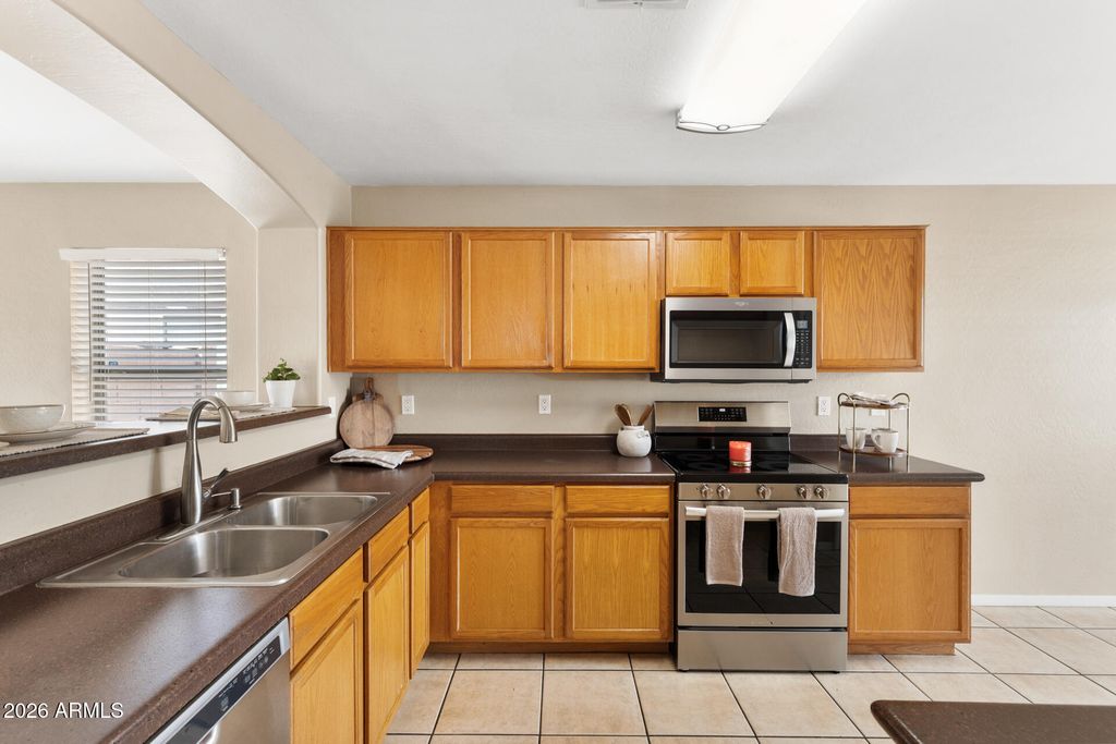 5808 S 32ND Avenue, Phoenix, AZ 85041 — photo 2