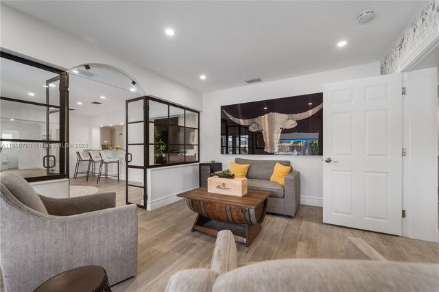 4011 NE 26th Ave, Lighthouse Point, FL 33064